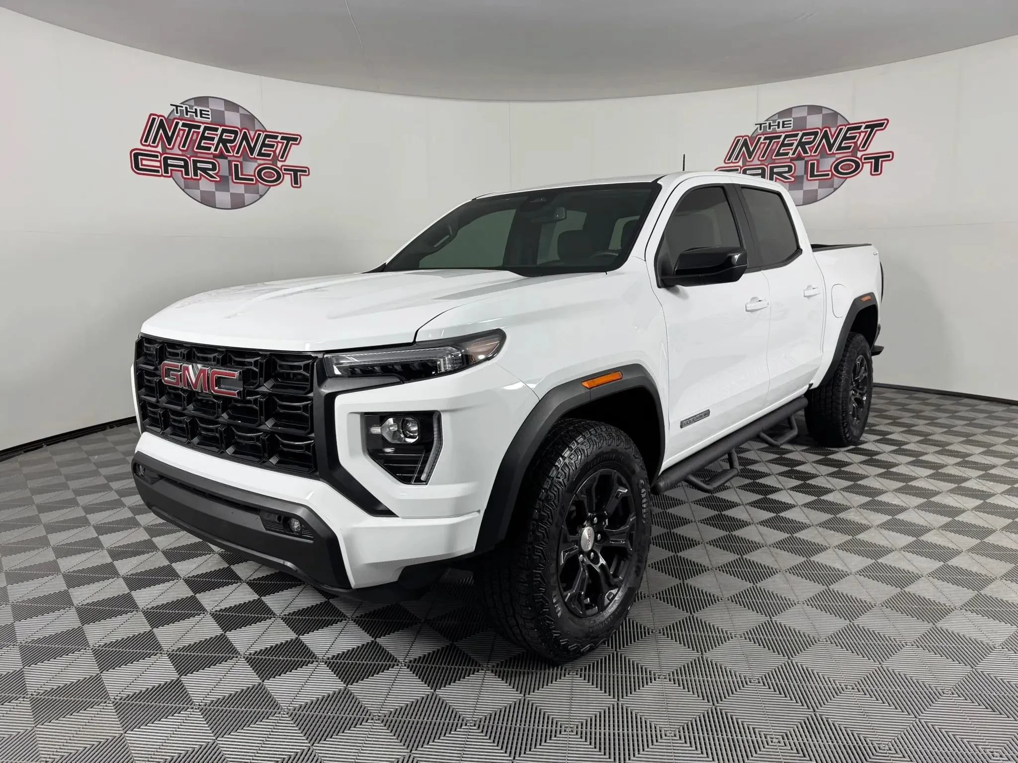 Used 2024 GMC Canyon Elevation w/ Convenience Package AWD/4WD image 3