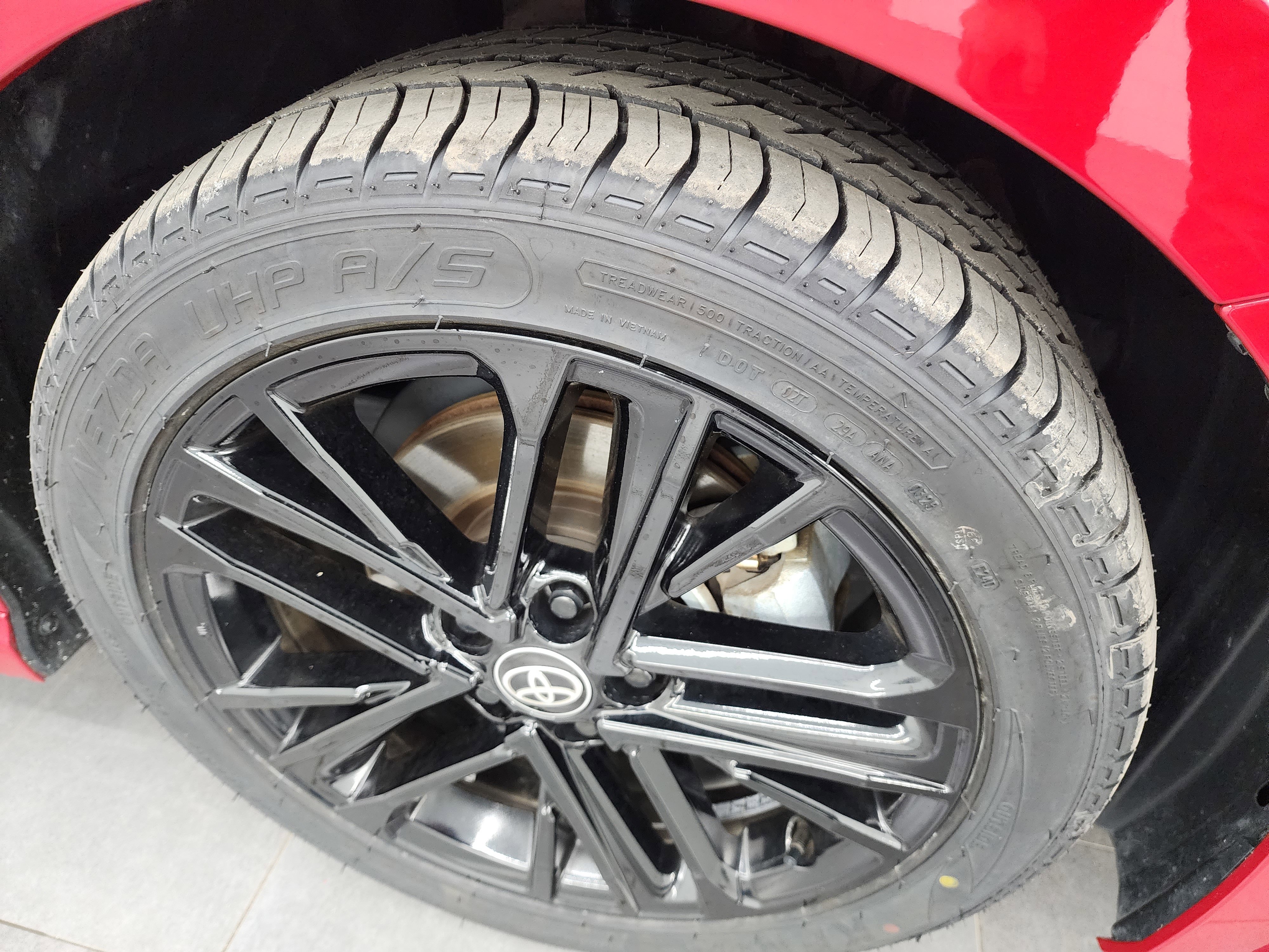 Used 2025 Toyota Camry SE image 3