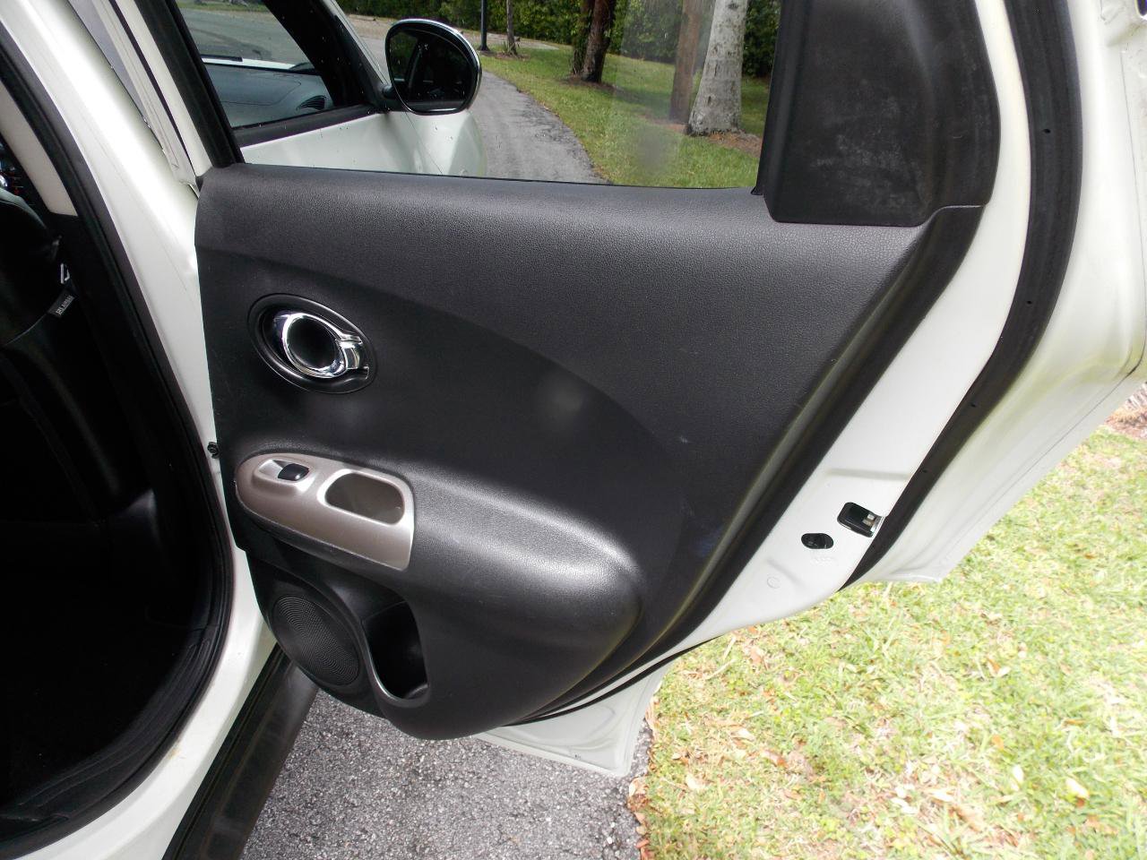 Used 2012 Nissan Juke SL w/ Sport Pkg image 16