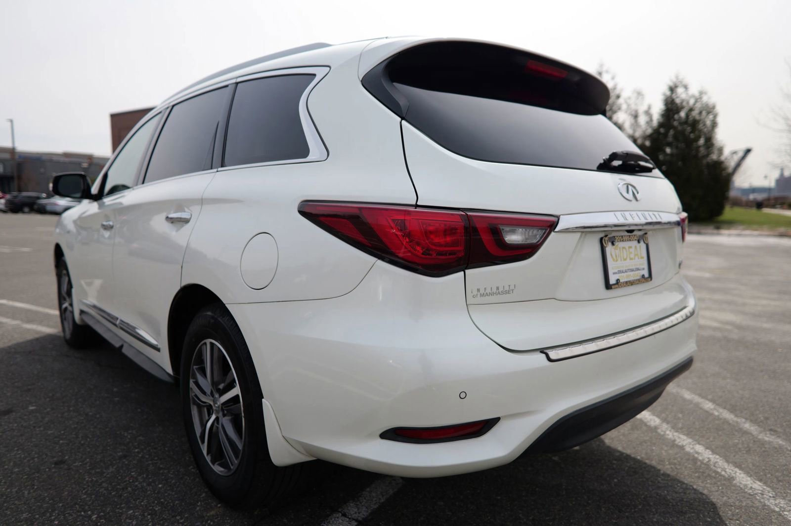 Used 2019 INFINITI QX60 Luxe w/ Essential Package image 8