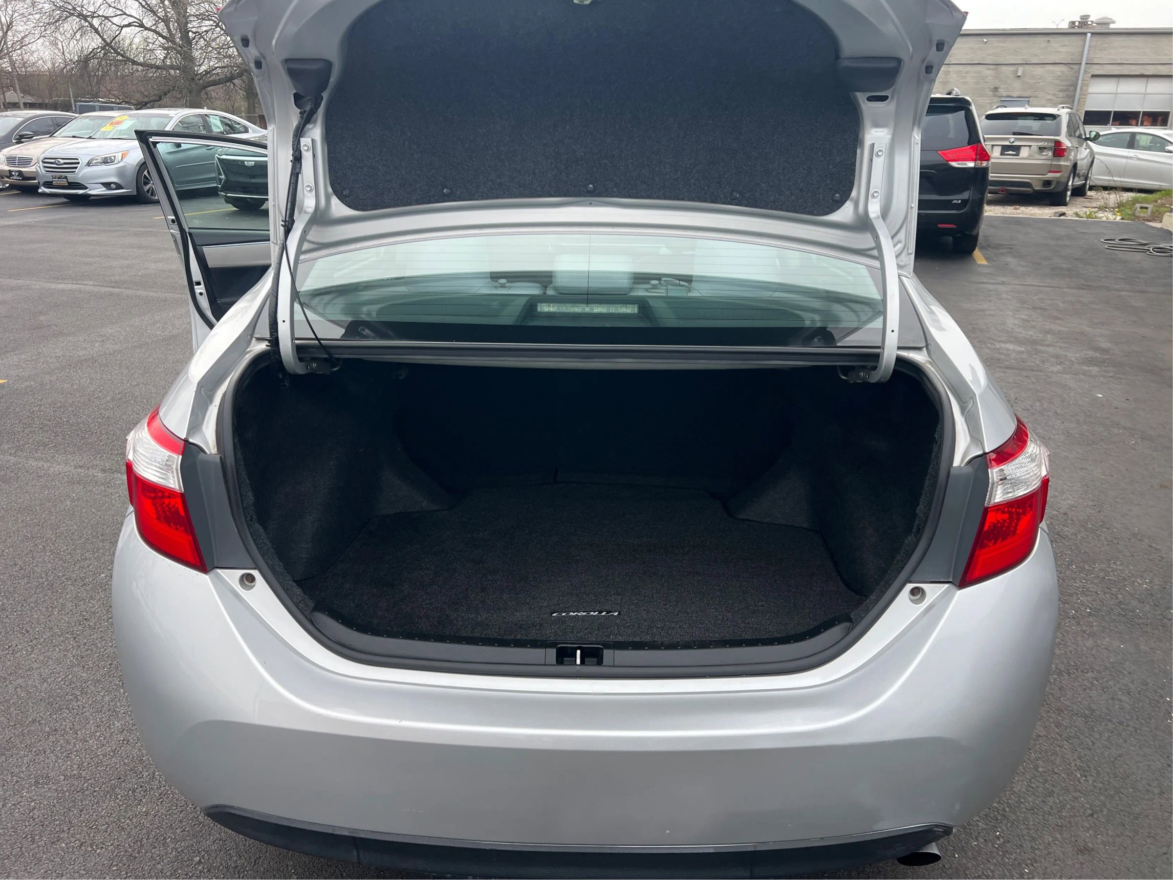 Used 2015 Toyota Corolla LE image 14