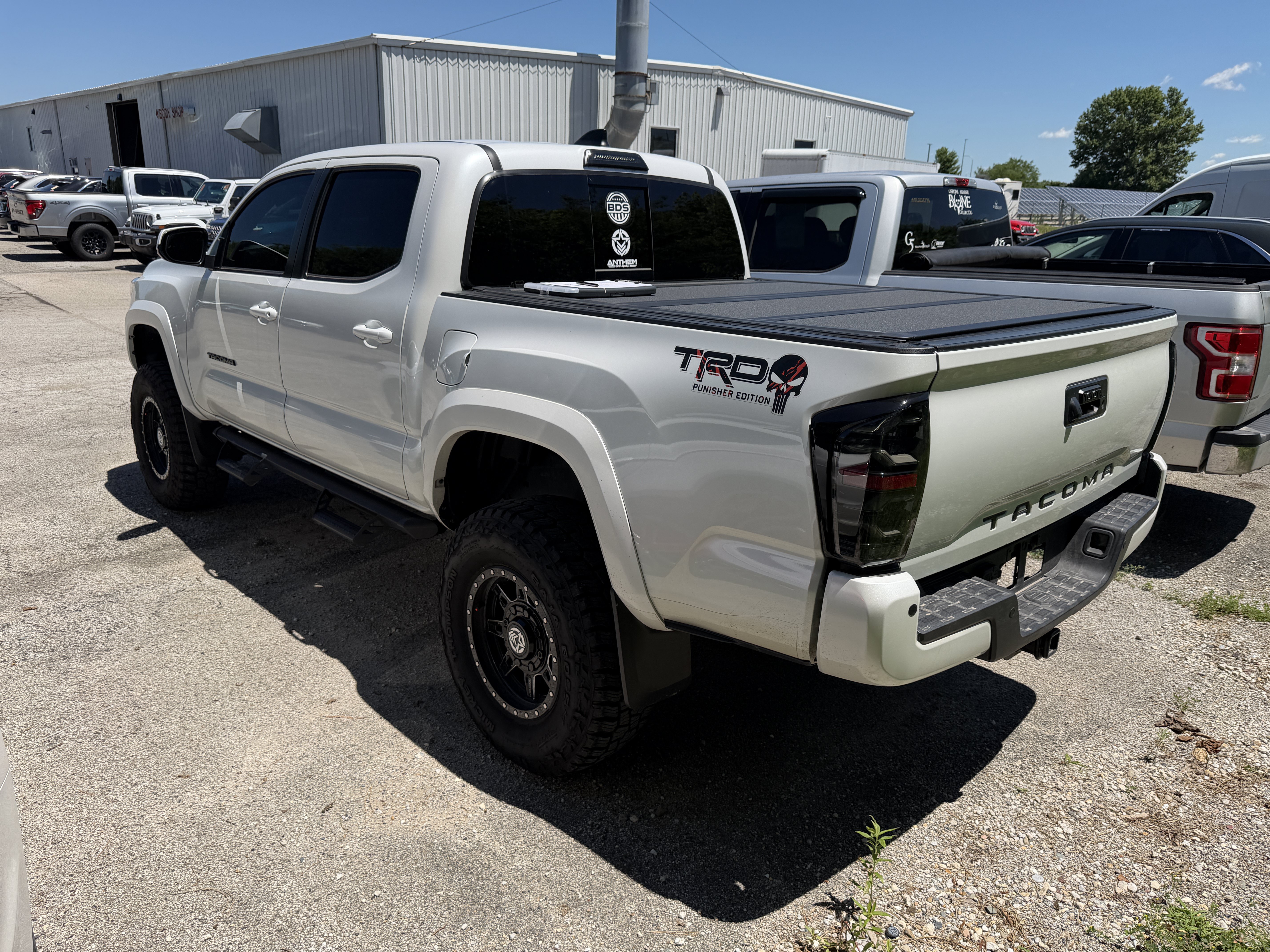 Used 2022 Toyota Tacoma TRD Sport w/ Technology Package AWD/4WD image 9