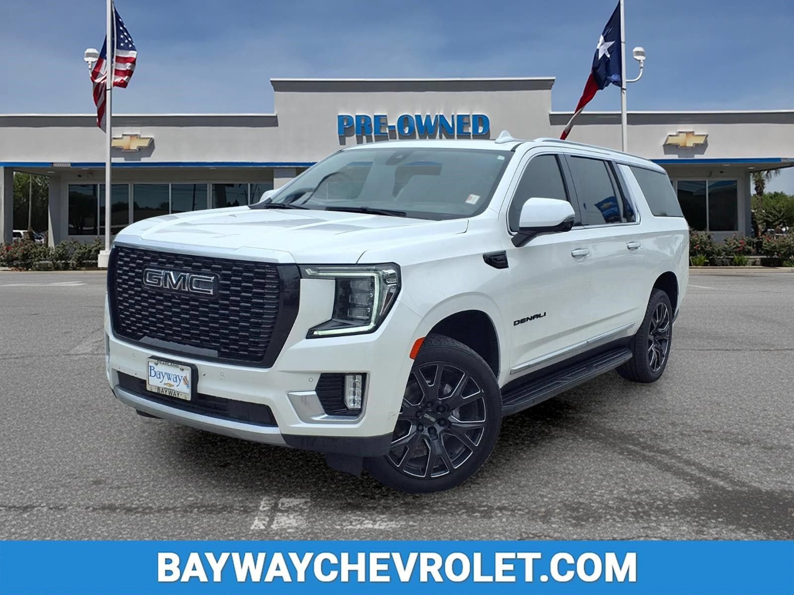 Used 2021 GMC Yukon XL Denali AWD/4WD image 1