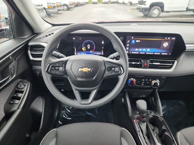 Used 2025 Chevrolet TrailBlazer LT AWD/4WD image 22