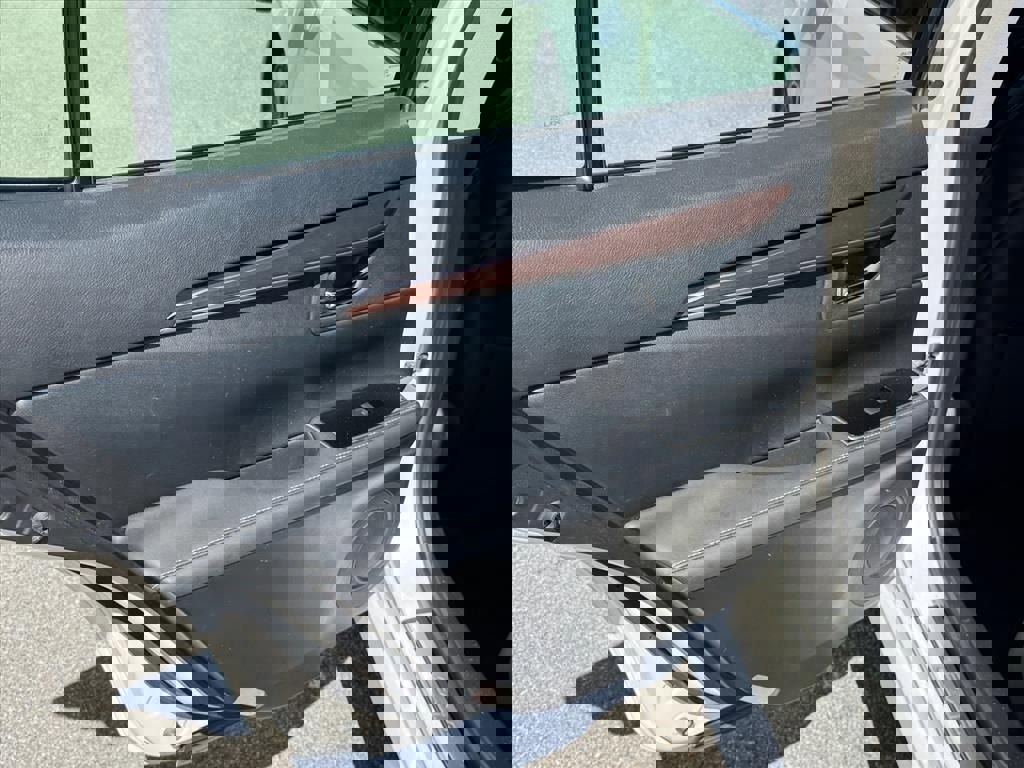 Used 2018 Lexus ES 350 w/ Luxury Package w/Wood Trim image 16