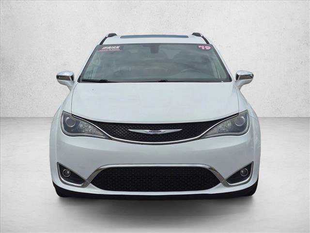 Used 2019 Chrysler Pacifica Limited FWD image 2