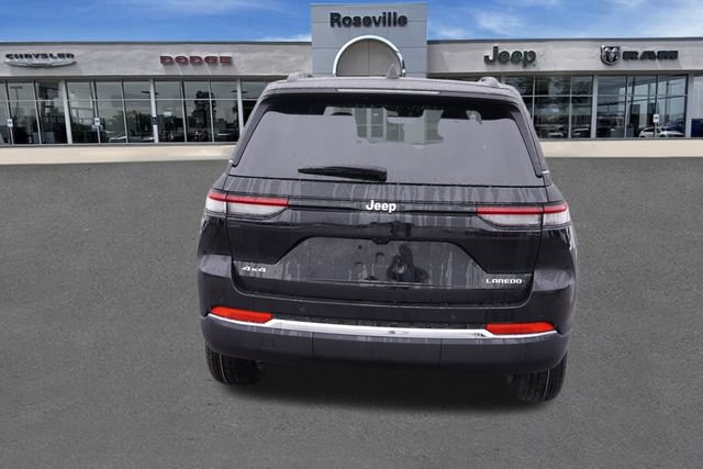 New 2025 Jeep Grand Cherokee Laredo X w/ Luxury Tech Group I AWD/4WD image 4