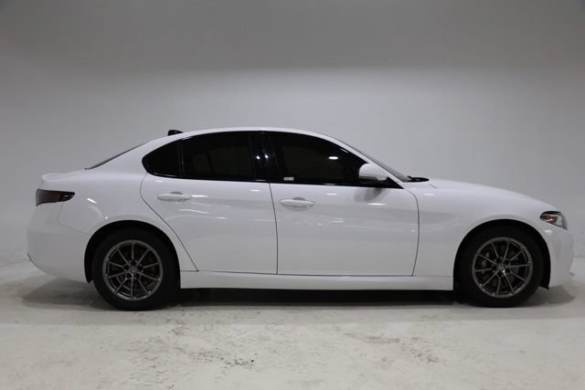 Used 2019 Alfa Romeo Giulia AWD w/ Cold Weather Package image 8