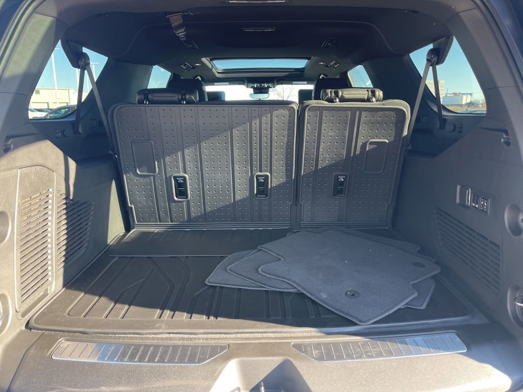 New 2026 Chevrolet Suburban Premier image 14
