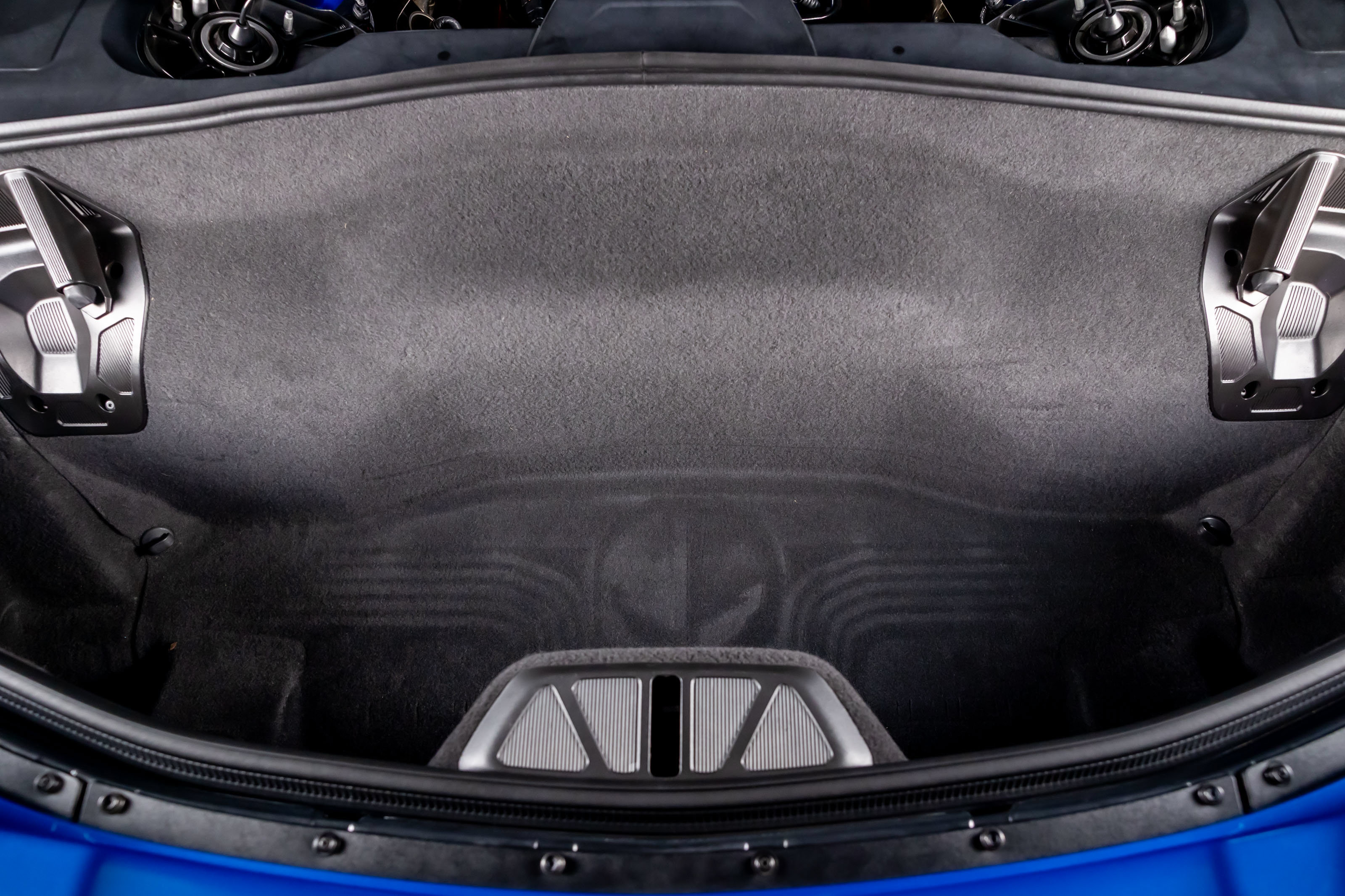 Used 2024 Chevrolet Corvette Stingray Preferred Cpe w/ Z51 Performance Package RWD image 32