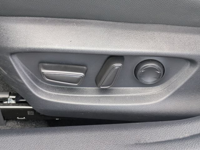Used 2025 Toyota Camry SE AWD/4WD image 19
