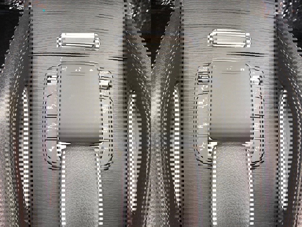 Certified 2022 Mercedes-Benz GLE 350 4MATIC w/ AMG Line Exterior image 32