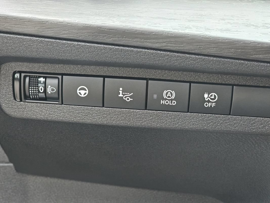 Used 2024 Nissan Ariya AWD image 30