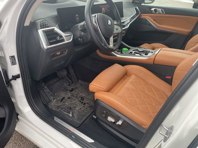Used 2023 BMW X7 xDrive40i w/ Premium Package image 11