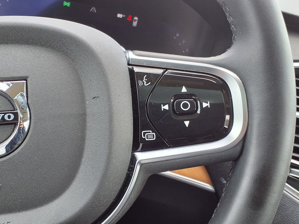 Certified 2024 Volvo XC90 B6 Plus AWD/4WD image 27