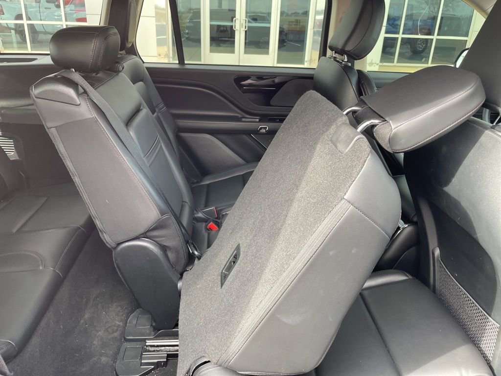 Used 2023 Lincoln Aviator AWD image 30