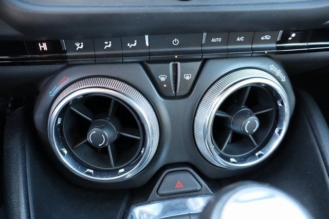 Used 2020 Chevrolet Camaro LT image 20