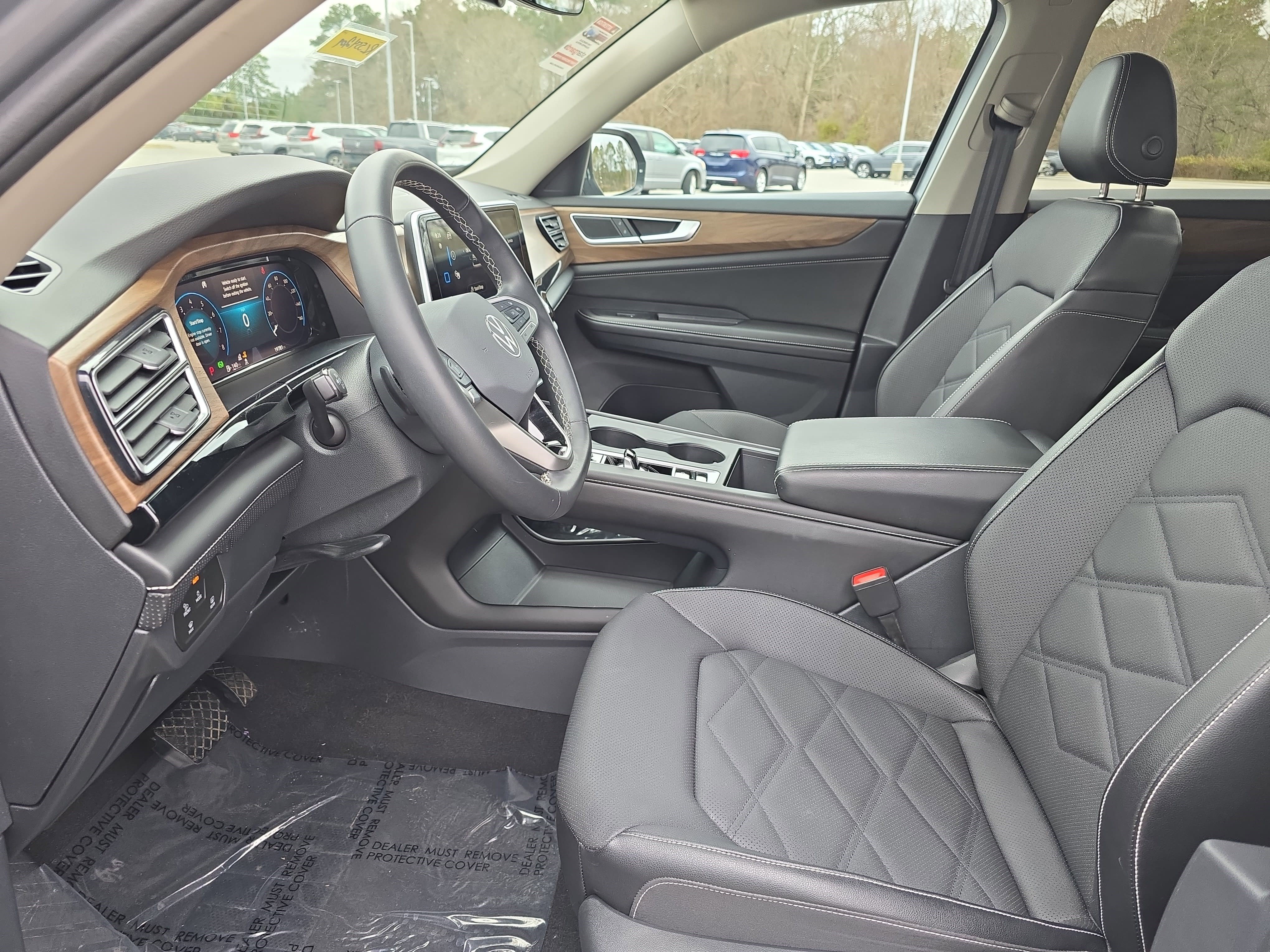 Used 2024 Volkswagen Atlas SE image 14