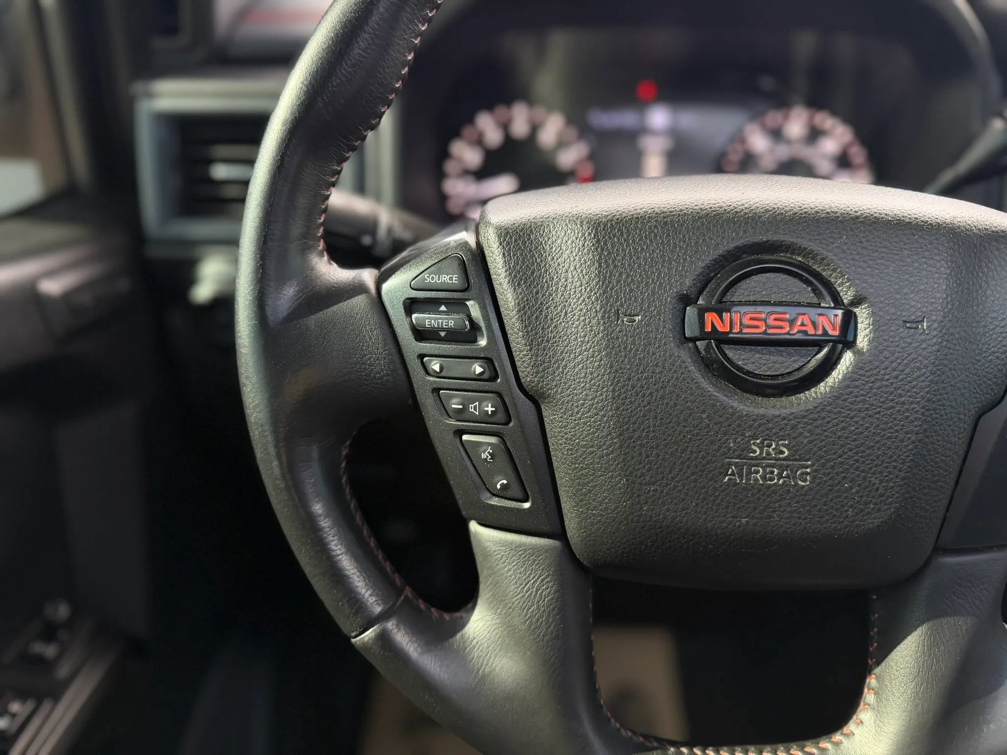 Used 2021 Nissan Titan PRO-4X w/ Pro-4x Convenience Package image 24