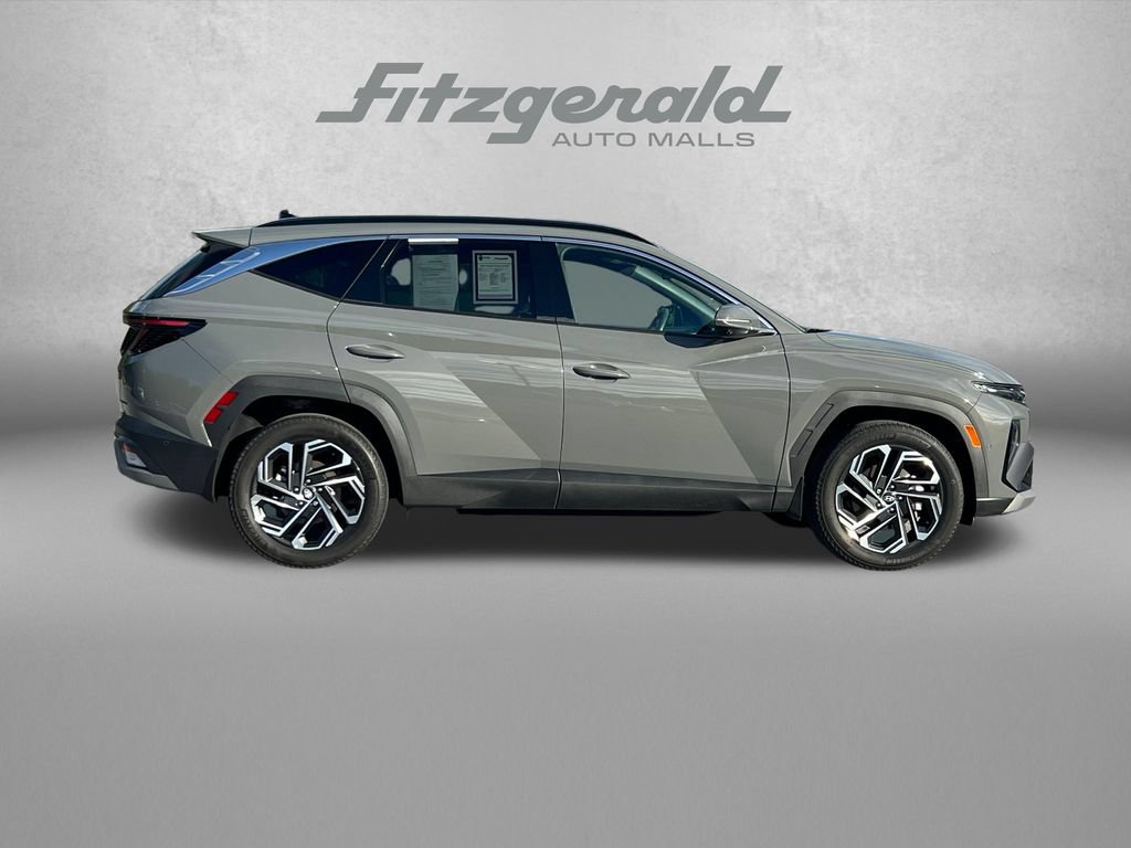 Used 2025 Hyundai Tucson Limited AWD/4WD image 3