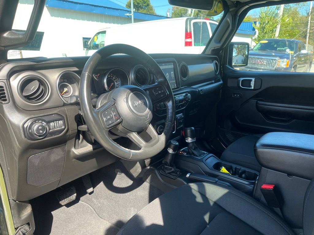 Used 2022 Jeep Gladiator Sport AWD/4WD image 17