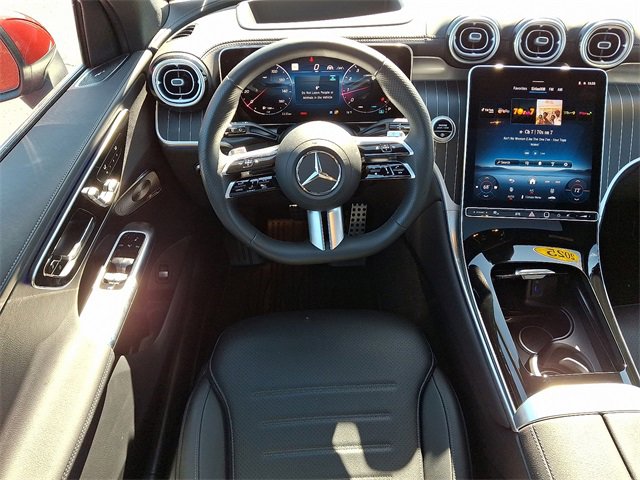 Used 2025 Mercedes-Benz GLC 300 4MATIC image 13