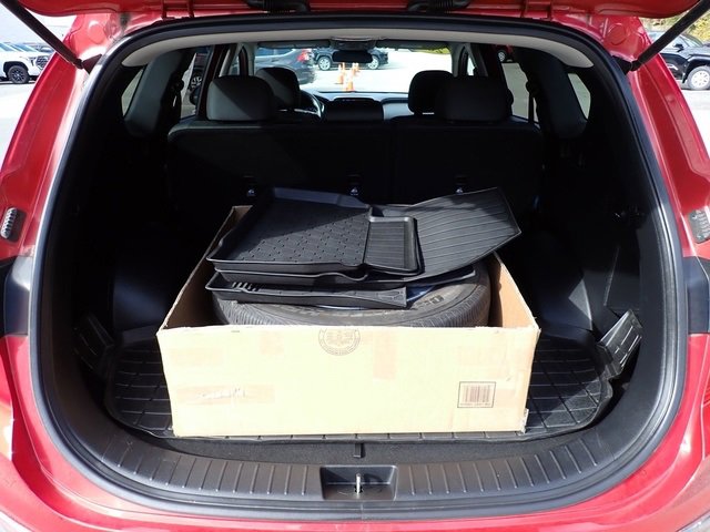 Used 2020 Hyundai Santa Fe SE image 6