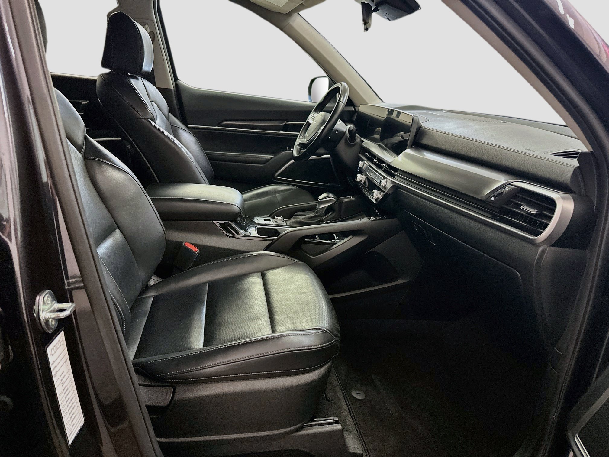 Used 2025 Kia Telluride S AWD/4WD image 35