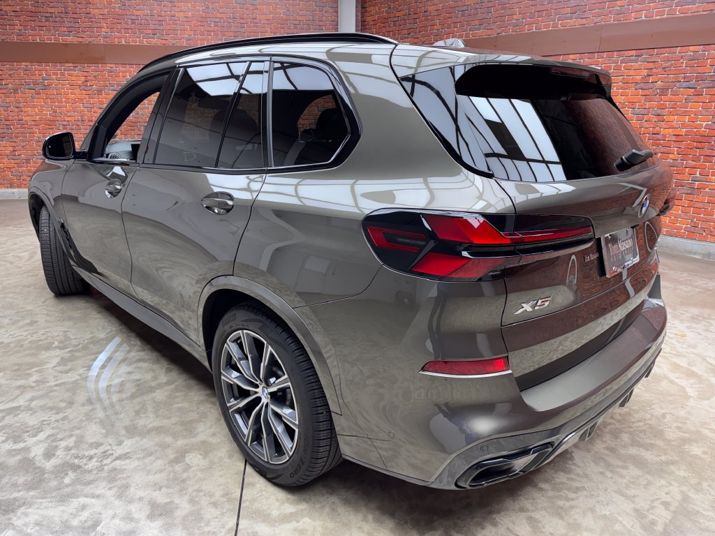 Certified 2026 BMW X5 xDrive40i w/ Executive Package AWD/4WD image 2
