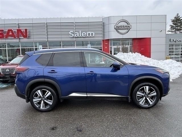 Used 2023 Nissan Rogue Platinum image 2