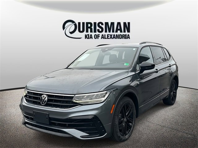 Used 2022 Volkswagen Tiguan SE R-Line image 22