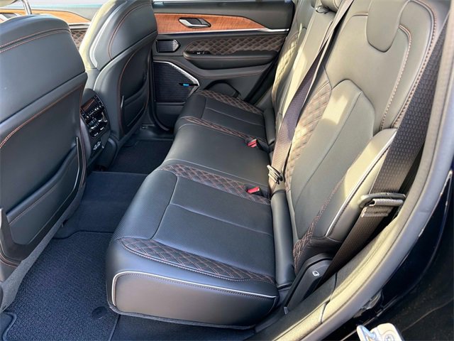 Used 2023 Jeep Grand Cherokee Summit image 14