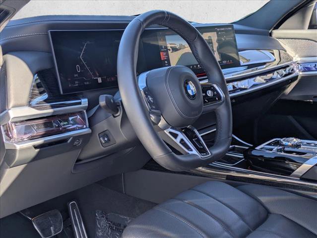 Used 2024 BMW 740i image 10