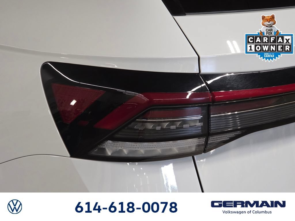Used 2025 Volkswagen Taos SE AWD/4WD image 16