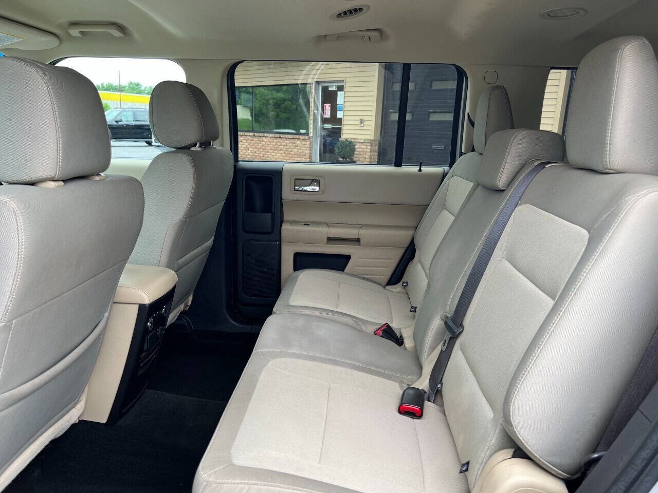 Used 2019 Ford Flex SE FWD image 20