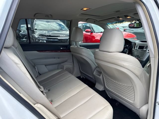Used 2012 Subaru Outback 3.6R Limited w/ Moonroof Pkg AWD/4WD image 16