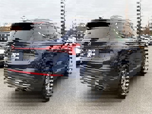 Used 2023 Hyundai Santa Fe SEL image 3