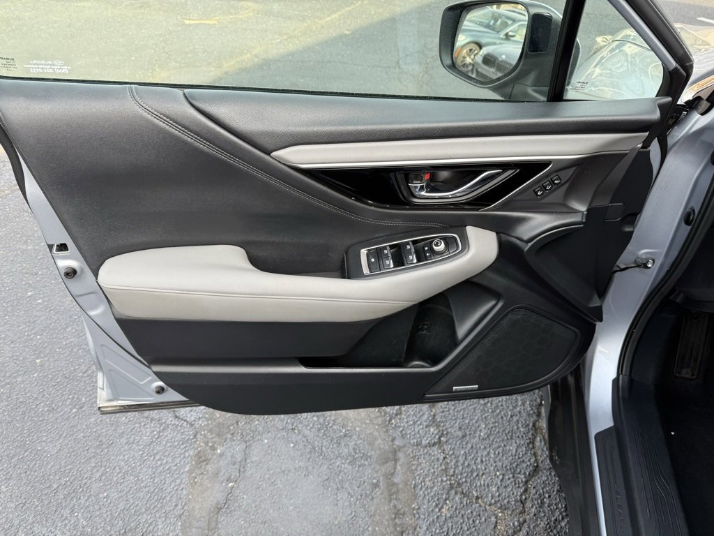 Used 2022 Subaru Outback Limited image 11