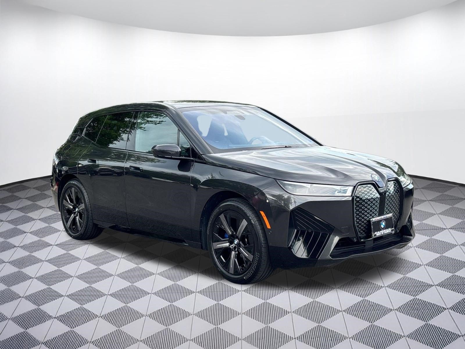 Used 2023 BMW iX xDrive50 w/ Premium Package AWD/4WD image 6