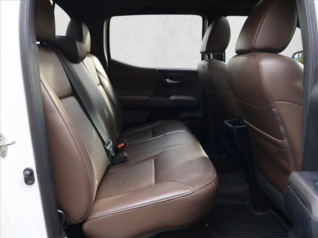Used 2017 Toyota Tacoma Limited w/ Tow Package AWD/4WD image 24