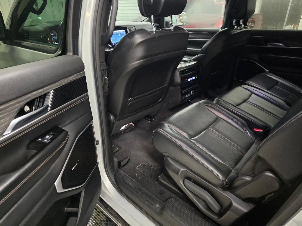 Certified 2022 Jeep Wagoneer Series II AWD/4WD image 33