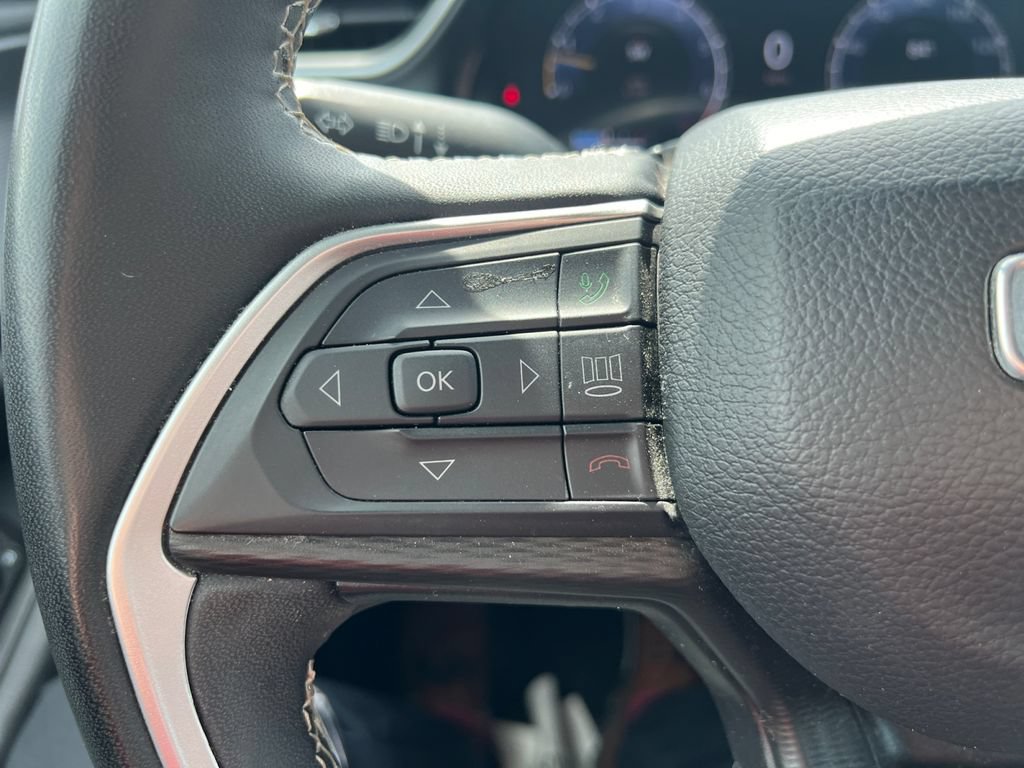 Used 2024 Jeep Grand Cherokee Altitude AWD/4WD image 16