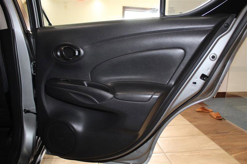 Used 2012 Nissan Versa SV w/ Convenience Pkg FWD image 29