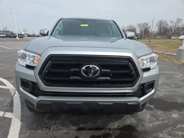 Used 2022 Toyota Tacoma SR image 2