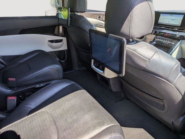 Used 2022 Kia Carnival SX Prestige image 26