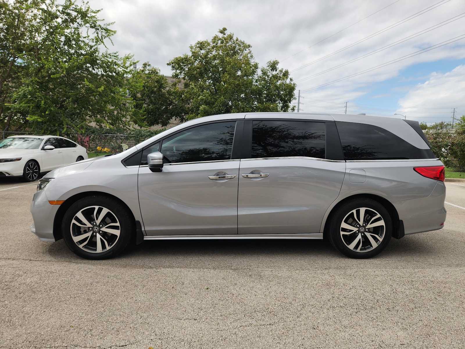 Certified 2024 Honda Odyssey Touring image 4