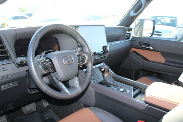 Certified 2025 Lexus GX 550 w/ Accessory Package (2T) AWD/4WD image 12