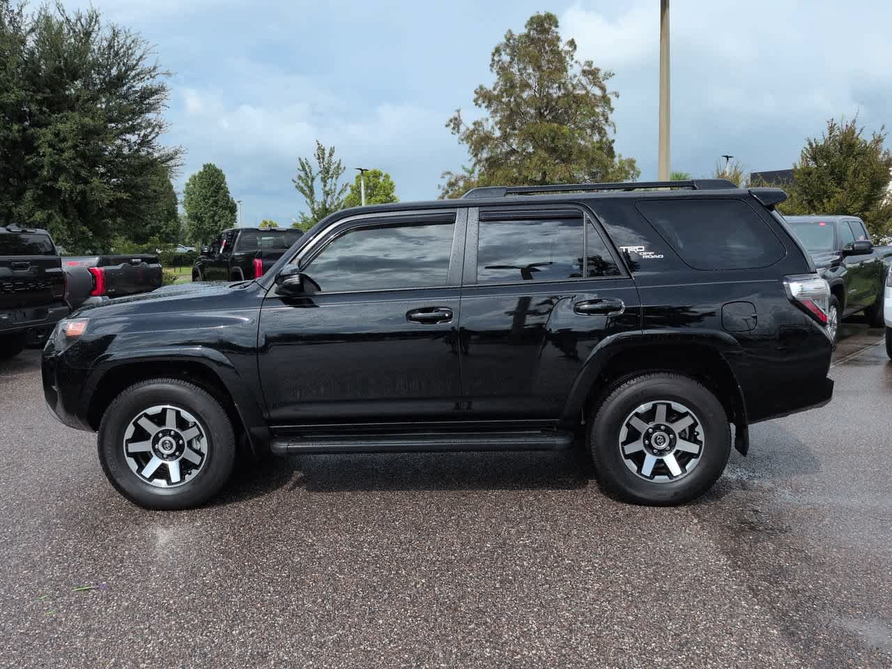 Certified 2024 Toyota 4Runner TRD Off-Road Premium w/ Moonroof Package AWD/4WD image 3