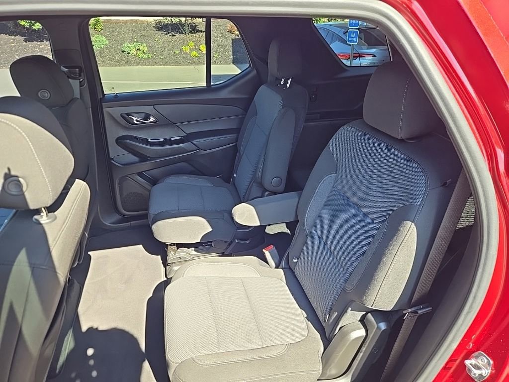 Used 2023 Chevrolet Traverse LT FWD image 40