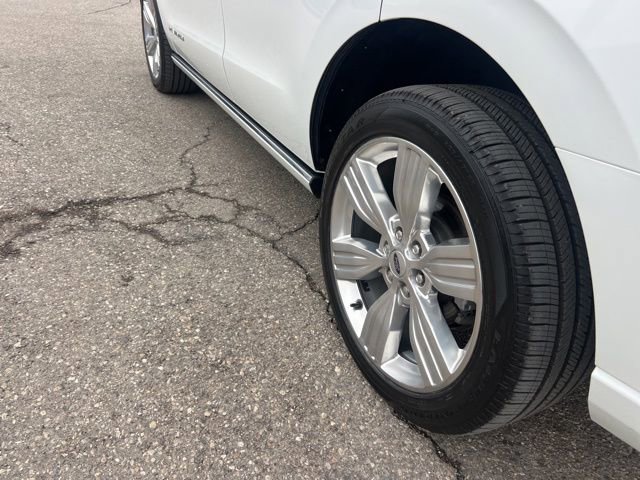 Certified 2022 Ford Expedition Platinum image 29